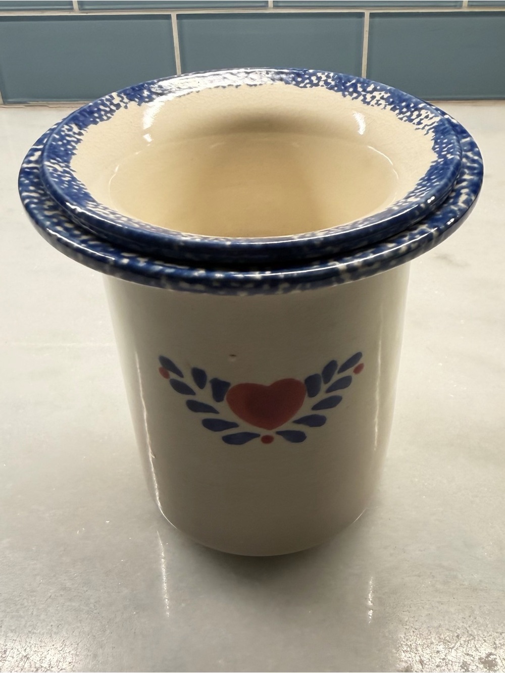 Ceramic Heart-Accent Utensil Crock in Cream and Blue